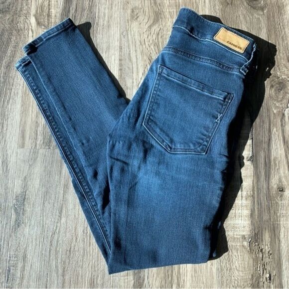 Express Stretch Plus Supersoft Midrise Legging in Dark Wash - Picture 7 of 7